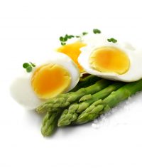 Asparagus with Poached Egg for a tasty lunch to lose weight