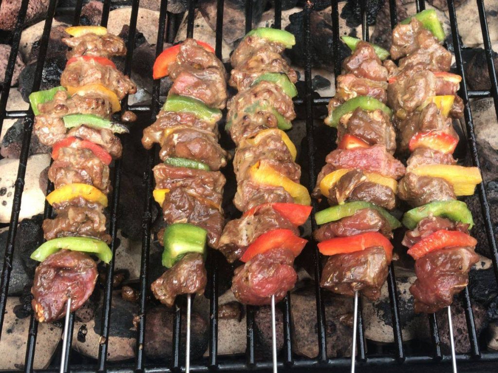 How to cook a healthy barbecue kebabs and lose weight
