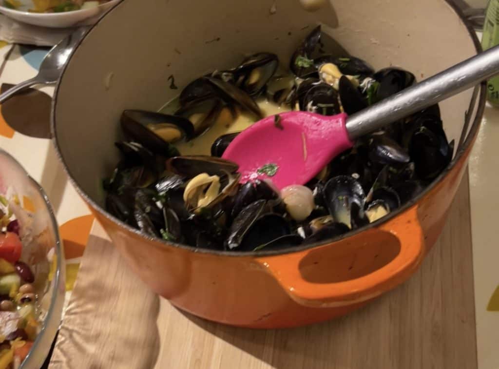 Black Friday Mussels in Wine from Slim R Us